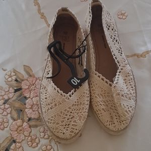 Women shoes New with tag